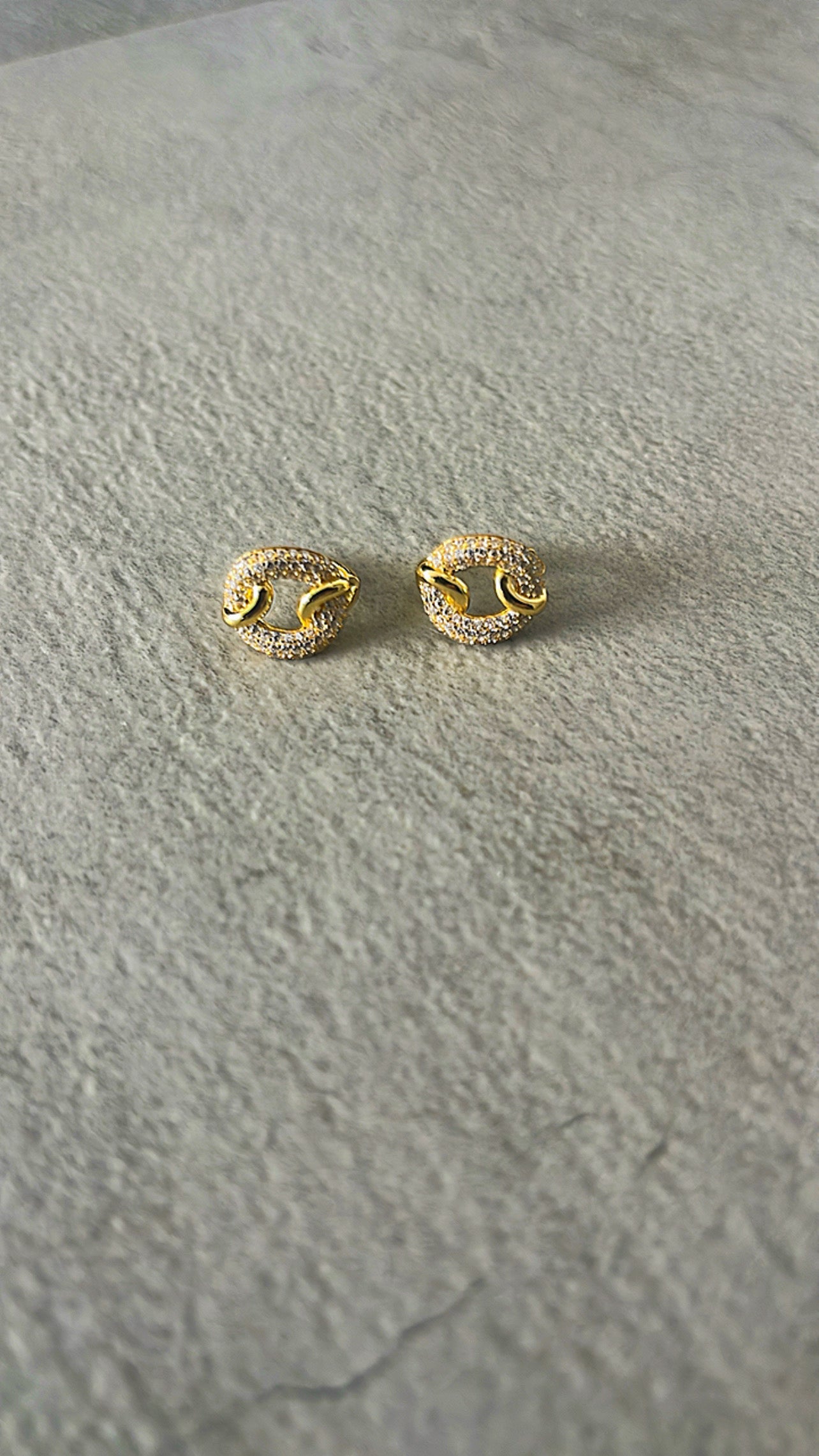 Zircon circle hoops