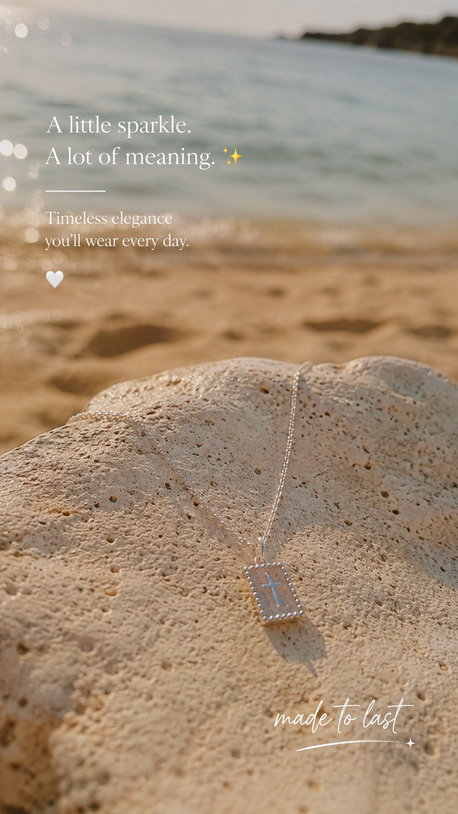 Cross pendant necklace