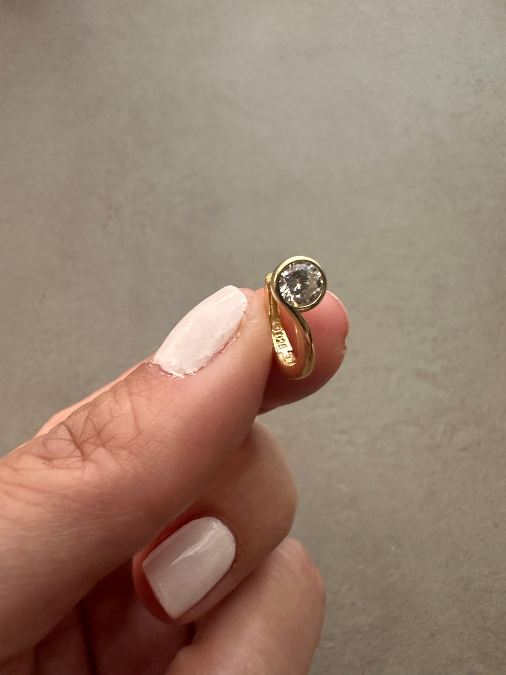Zircon hoop