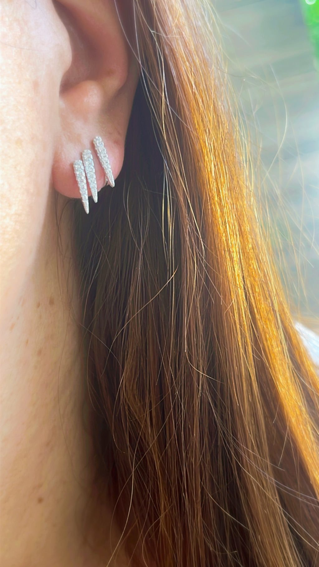 Triple earring crawler