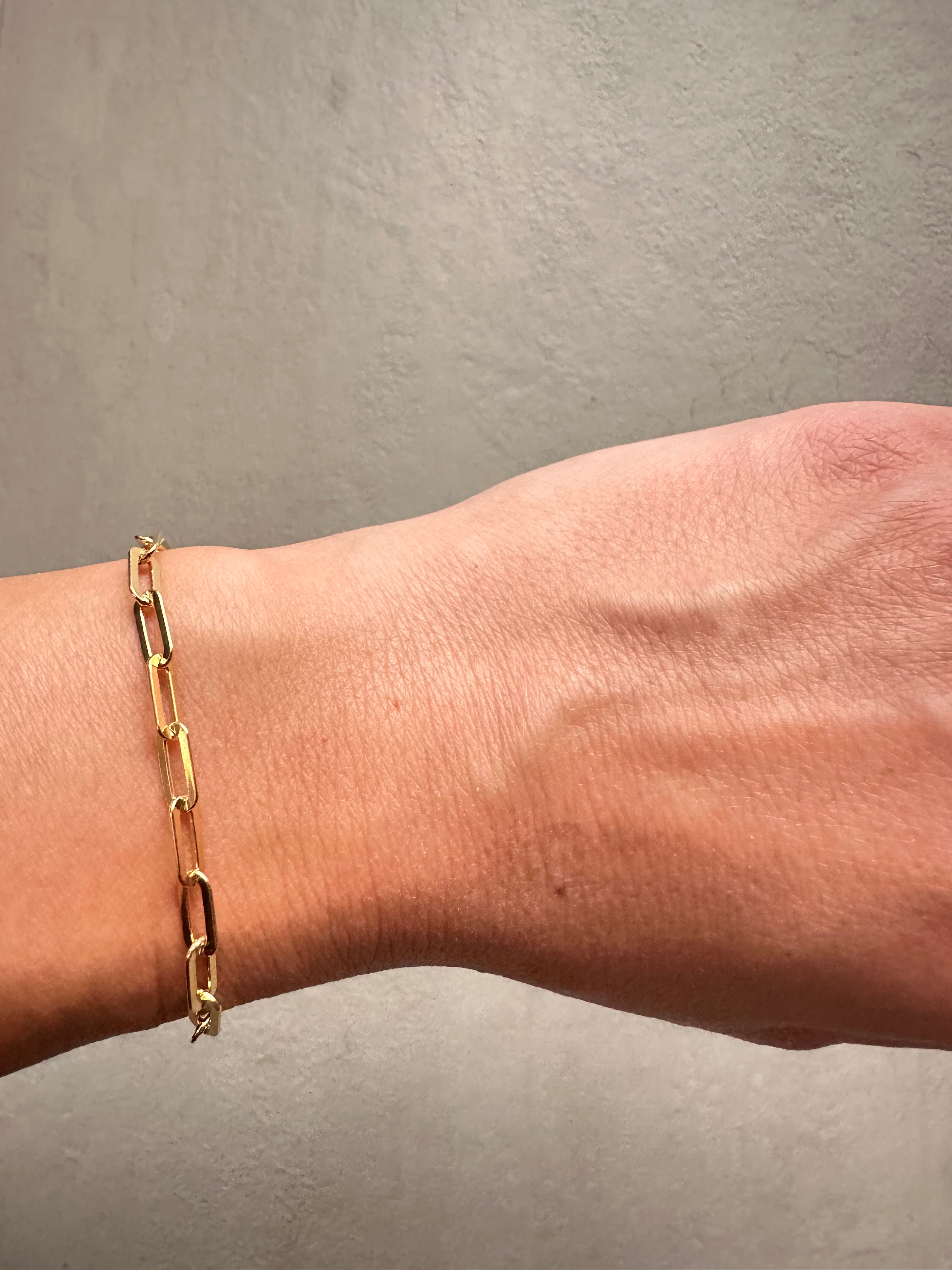 Elegant Gold Paperclip Chain Bracelet